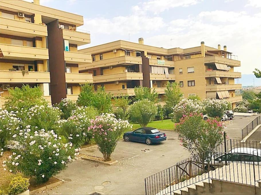 Apartment With Private Parking - Roma Est. Lunghezza Экстерьер фото